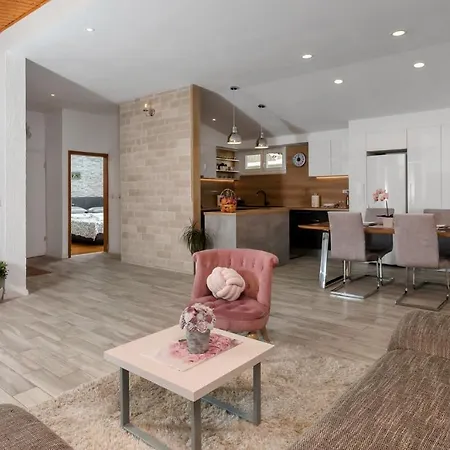 Rose Apartmán